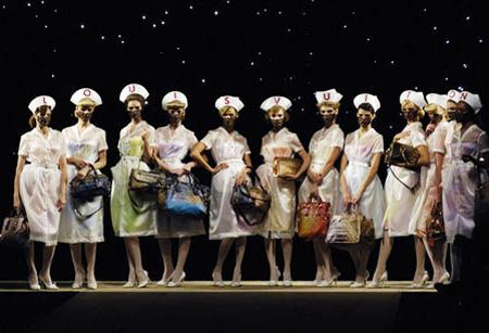 08����LV�λ�ʿװ����T̨