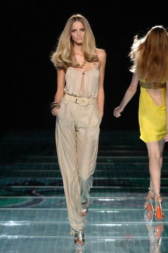 ��˼��08����Ůװ��