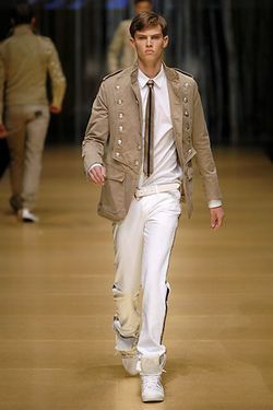 D&G 08����������װ