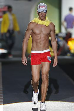 Dsquared 08����������װ