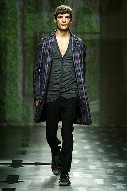 Prada 08������װ������