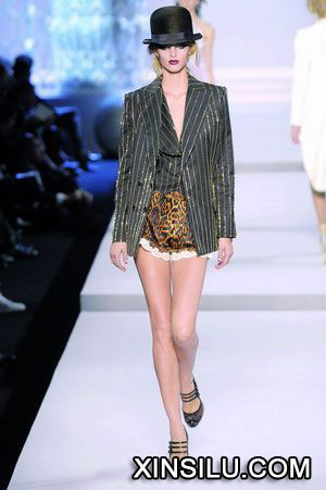 2008Ůʿʱװ��������Ҳ�ݻ�