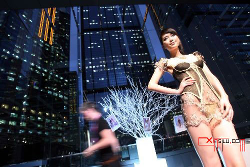 �ڶ�����۹���ʱ������չ��Ļ