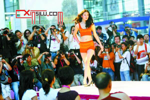 ���͹���ʱ�г��������ڹ���Ʒ������չ��Ļ