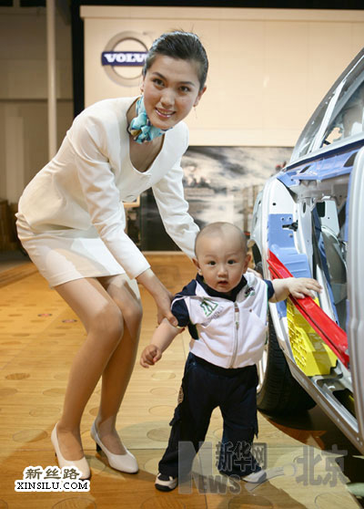 ���쳵չ����������ĳ�ģ��ϡ�ĸ�ӳ�ģ