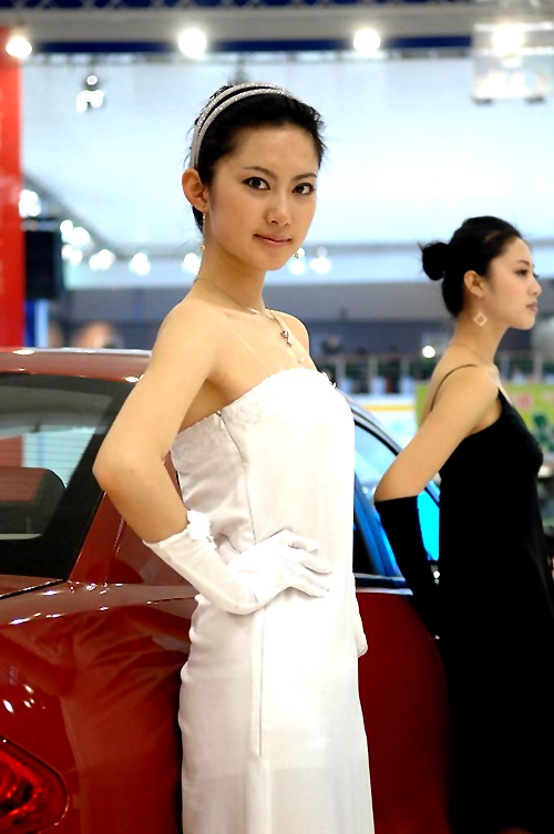 ˭�ǳ�չ����������Ů��