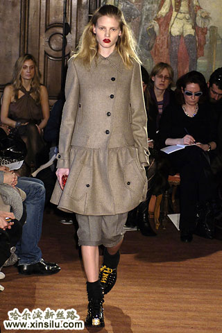 ���ģ�ض�Lara Stone