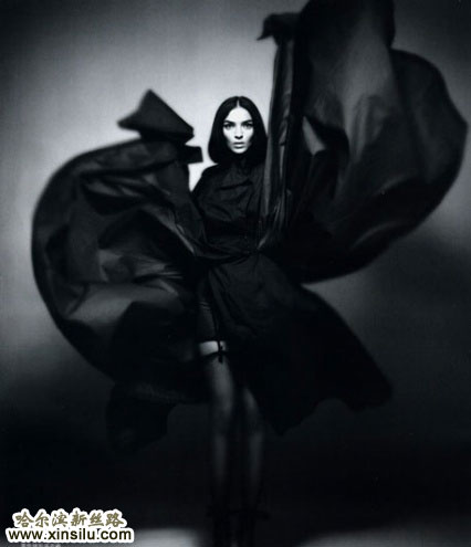 ��ģ��½�й��桶VOGUE��