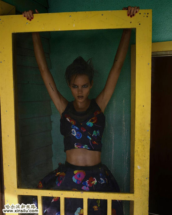 �ɺ�ɳĮ����ԡ��Ů��