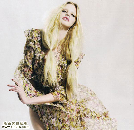 ������˹ͨ (Lara Stone)