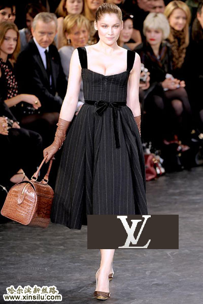 LV2010�ﶬŮװ�㳡