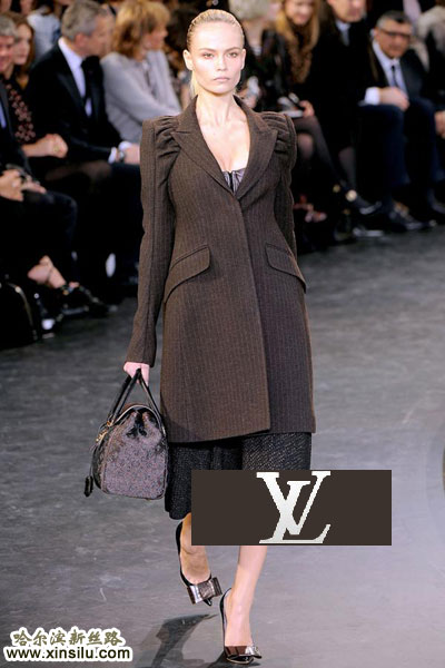 LV2010�ﶬŮװ�㳡