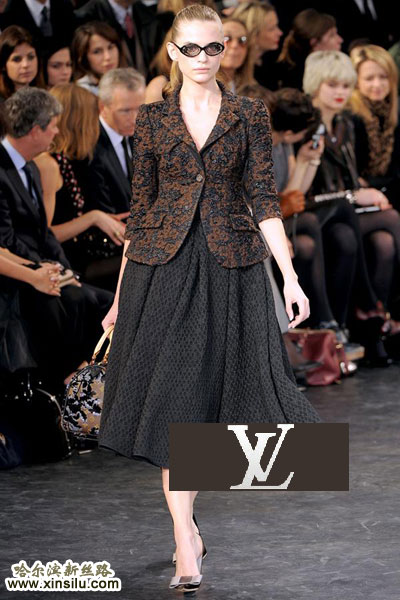 LV2010�ﶬŮװ�㳡