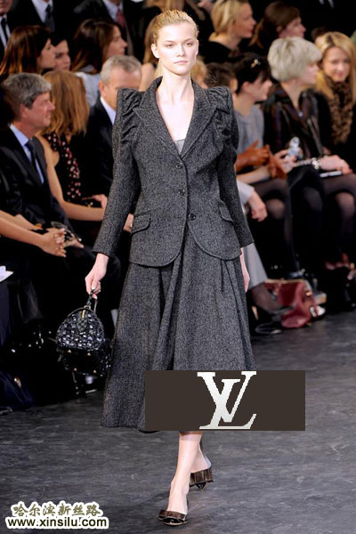 LV2010�ﶬŮװ�㳡