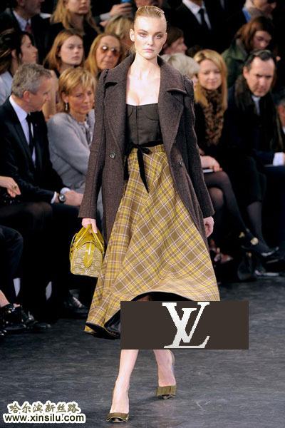 LV2010�ﶬŮװ�㳡