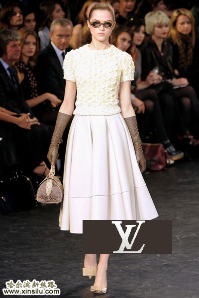 LV2010�ﶬŮװ�㳡