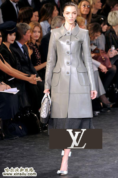 LV2010�ﶬŮװ�㳡