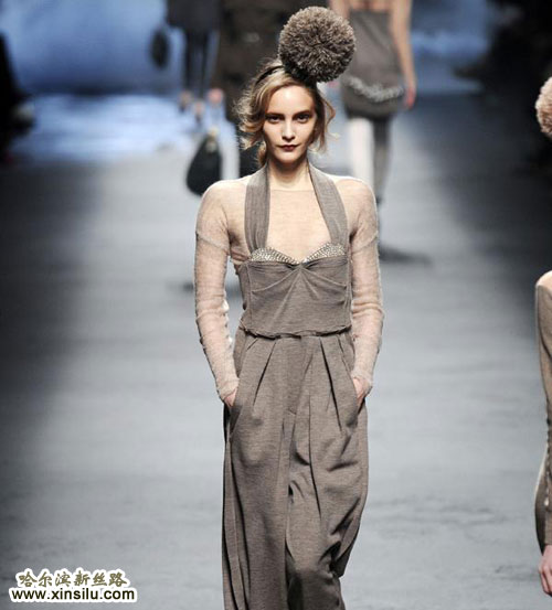 �ŵ����ʵġ�С��Ů��