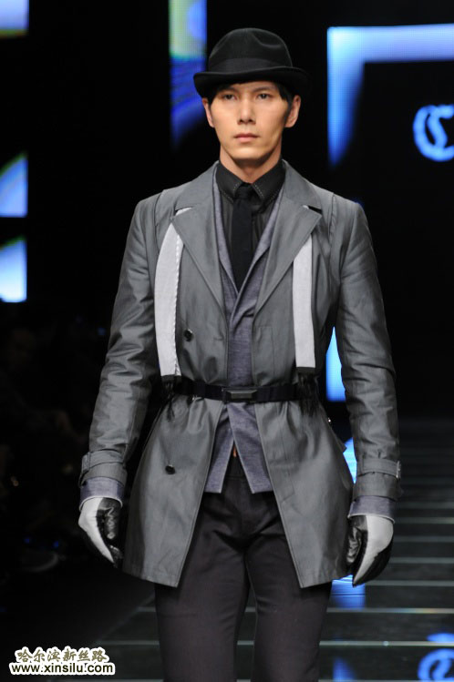 �����ġ���Ӣ�����塱