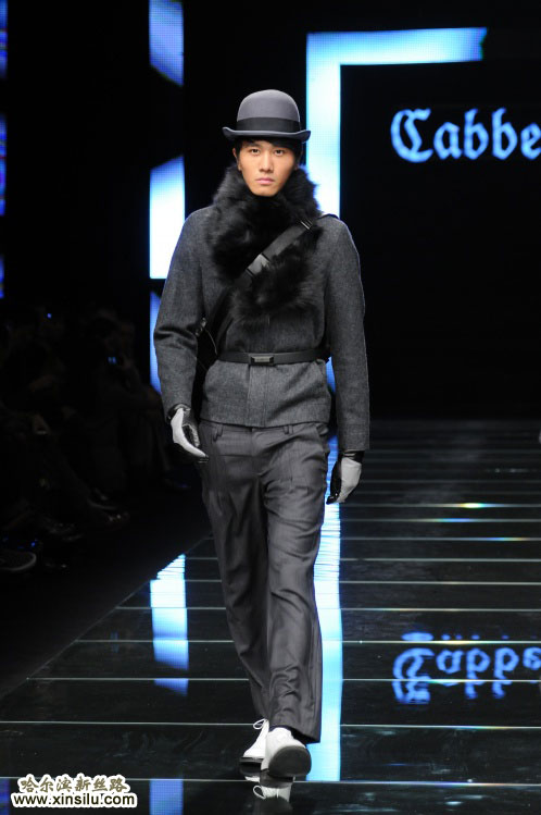 �����ġ���Ӣ�����塱