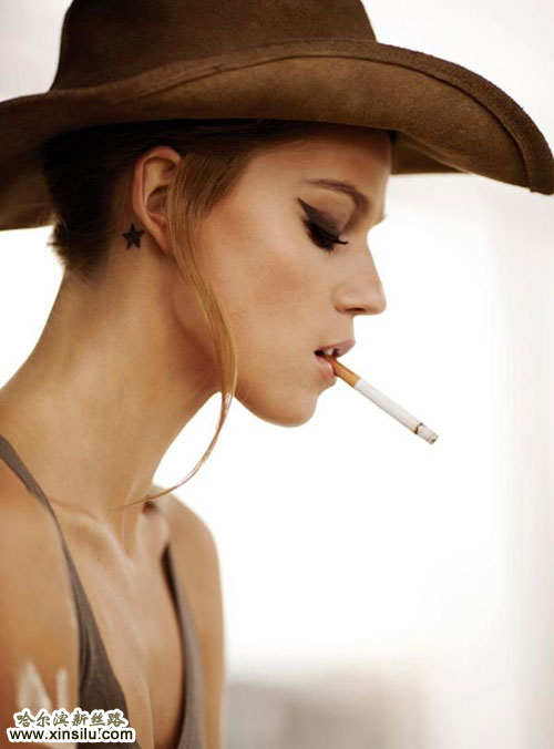 �𷢳�ģMasha Novoselov