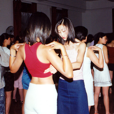 �ع�2009�꣬2010���У��װ����רҵ�߿�ǰ��