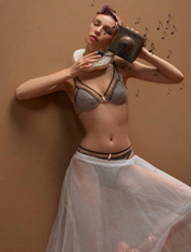 Dim内衣重温学生时代青春气息