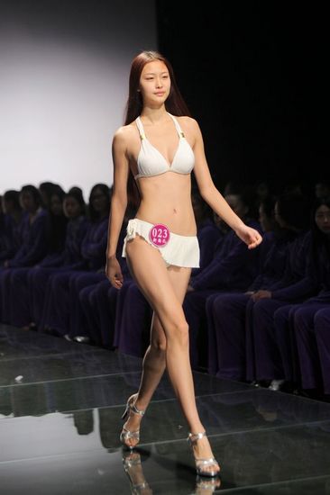 �μ�2013ȫ���ߵ�ԺУ��װ����רҵ�����ƽ��Ӿװ��Ŀ����ǽ���ѵ����