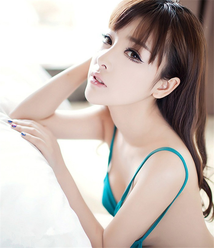 �峺��Ů��ģԡ��д���Ƭ��