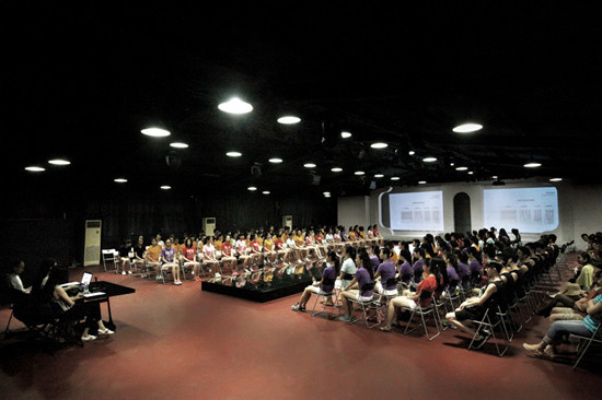 �����ģ��ѧУ�𱬿�ѧ����