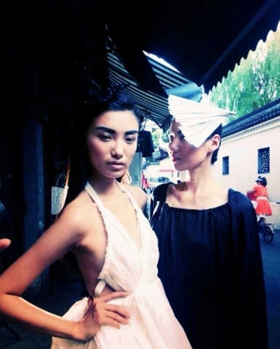 ����׳�ģ���ε������Ĵ�Ƭ