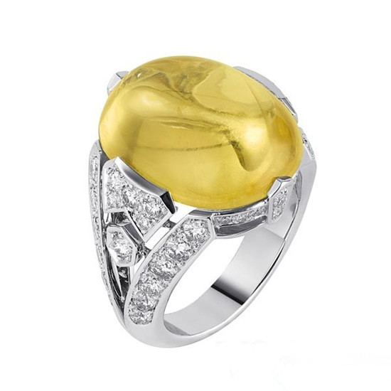 ��ɫ���µ���ʯ����ʯ�Ĺ�������