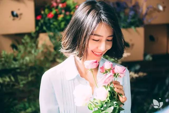 ����Ů���ԲԲ