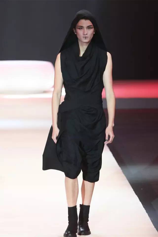 ��ģ�̳���