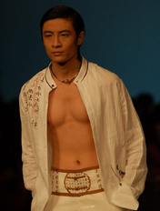 08圣达威男装发布