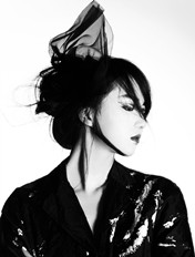 刘丽洁《芭莎艺术》视觉大片