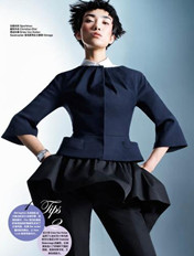 侯梦蝶:黑白套装演绎职场新风尚