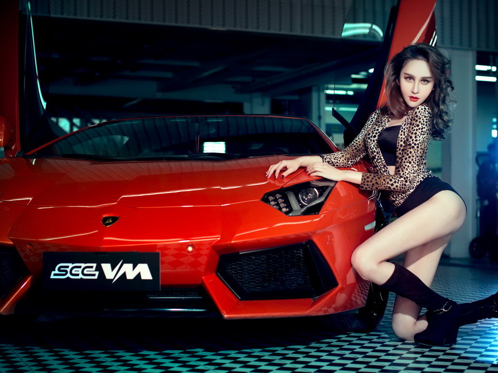 辣妹驯服兰博基尼改装车