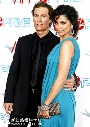 <em>马修-麦康纳</em>和模特<em>女友</em>迎来第二子_天桥风云_