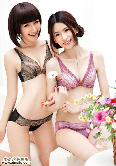 <em>性感</em>姐妹花贴身<em>内衣秀</em> - 迷情<em>内衣秀</em> - 中国模特